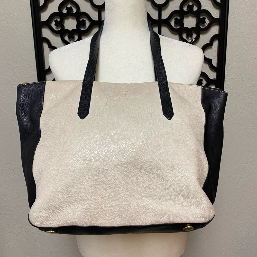 Black and off white pebbled leather Fossil tote
